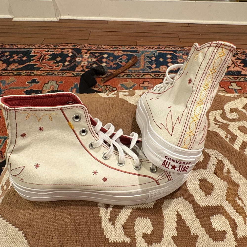 Converse All Star Embroidered Lift Platform High Top size M/7.5 W/9.5
